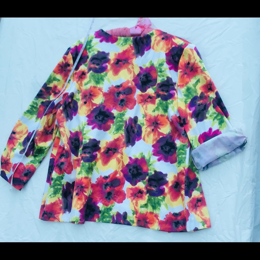 Top, Bright, Open Front. W. Size L. - image 2